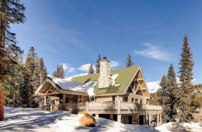 Beautiful Custom Log Cabin with Mountain Views, Pool Table & Hot Tub - The Claim